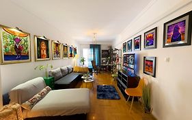 Spacious Artistic Flat With Private Parking